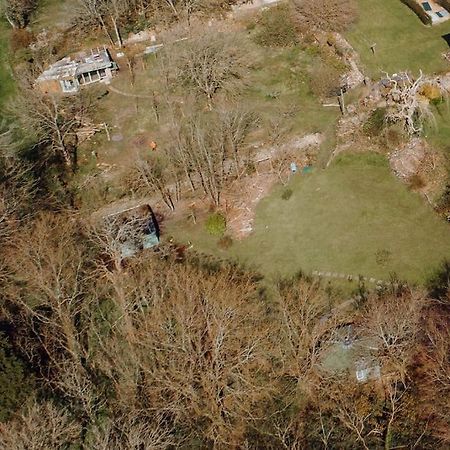 The Roundhouse - Unique Space Nestled In The Trees Begelly Exterior photo